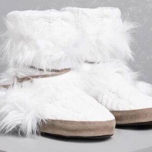 NWOT‼️Muk Luks Brown Sole Footwear